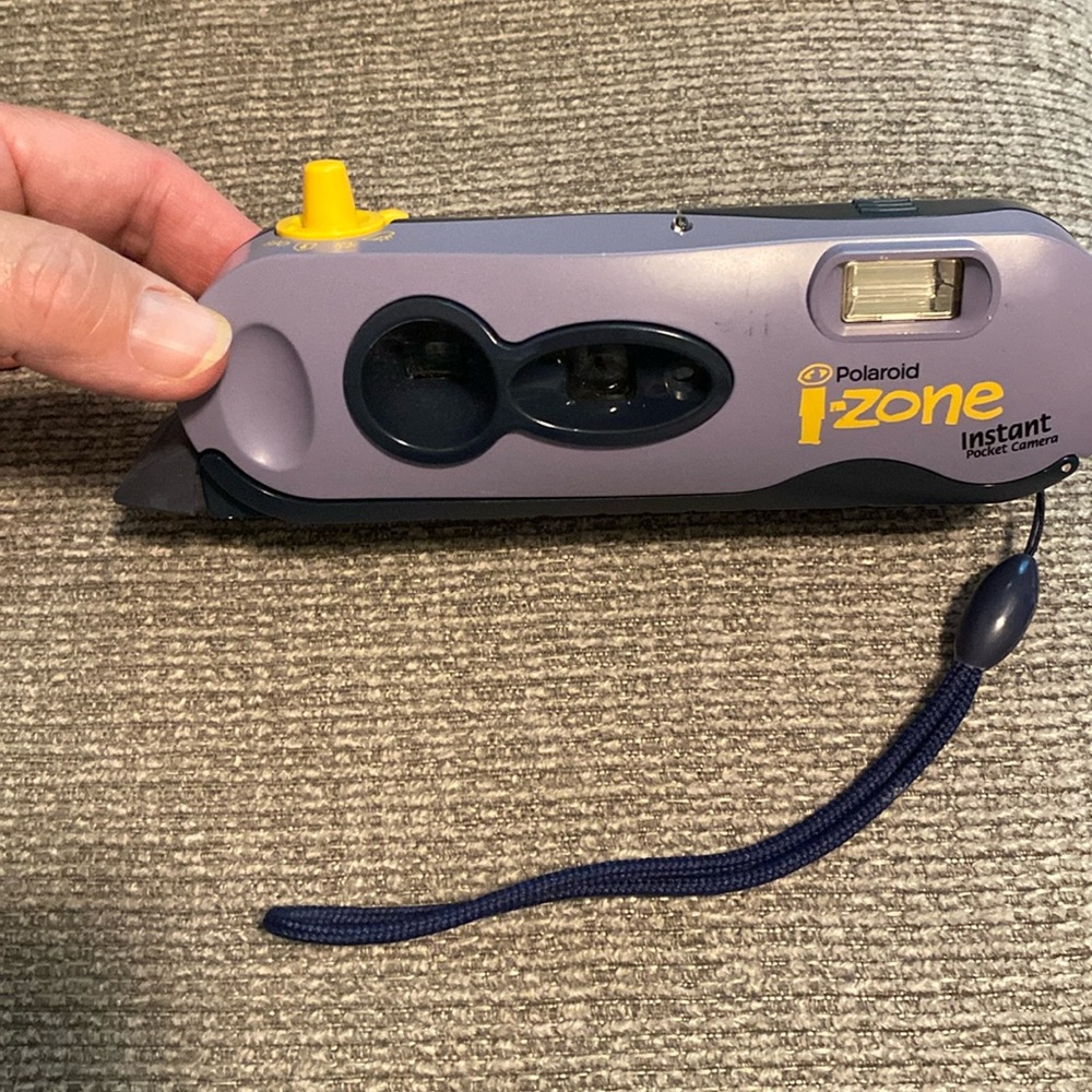 Vintage 2000’s I-Zone Polaroid Instant Pocket Camera